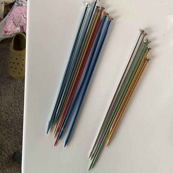 Lot of 7 Pair of Aluminum Knitting Needles - Picture 3 of 4